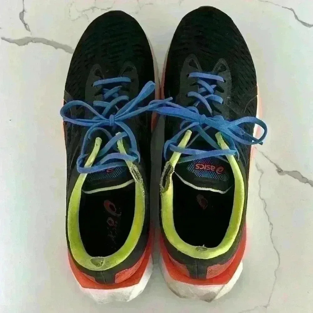 Asics Novablast 2 men’s shoes. Size 9 1/2‎
